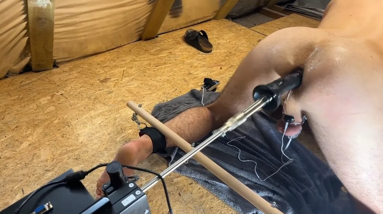 Do you enjoy watching me? posted by xxxsantaclaus