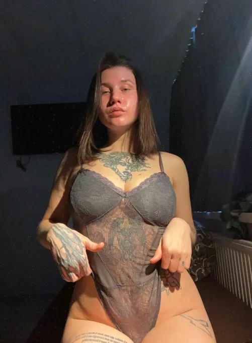 Do you find me attractive? by starlit_dove