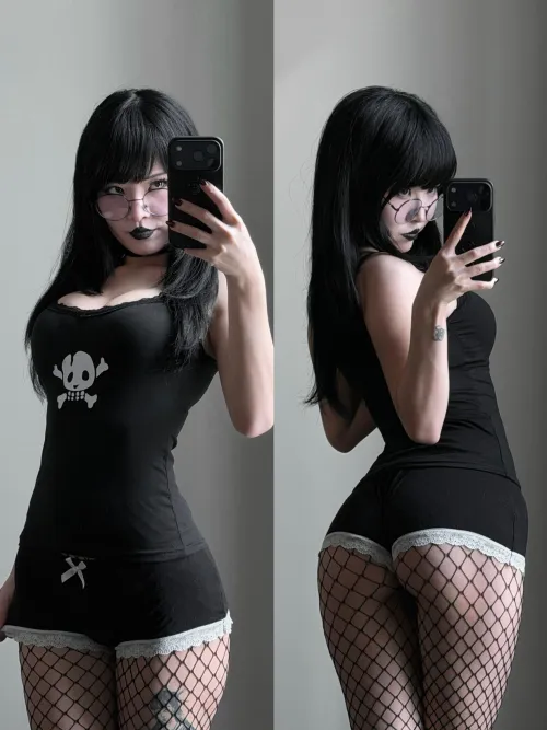 do you fw goth japanese girls? by peerintovoid