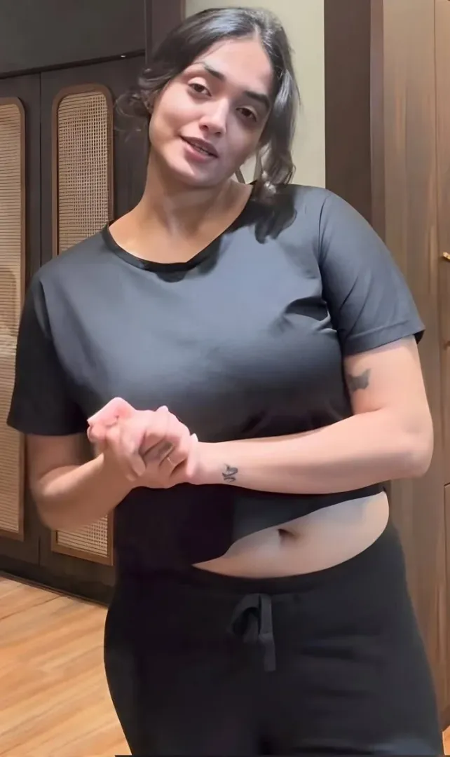 Do you guys like when your cousin/sister's navel visible accidentally? posted by Subject-Recipe6471