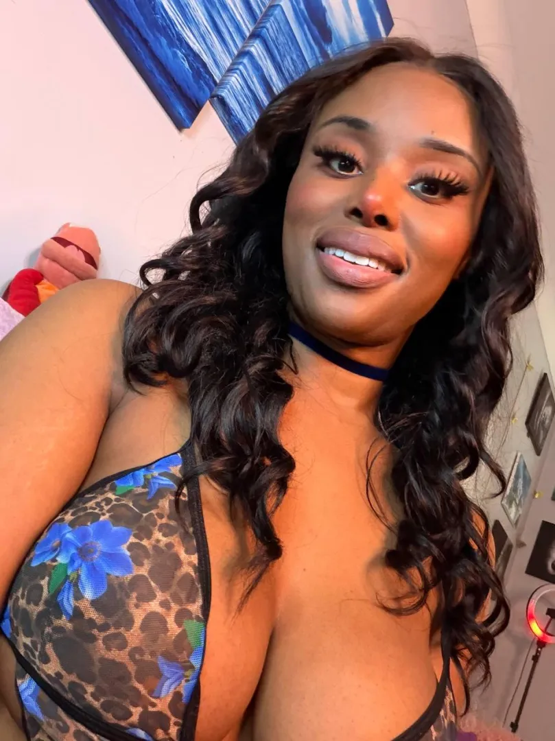 do you know a perfect place for my girldick? posted by bbcTransLiraqueen