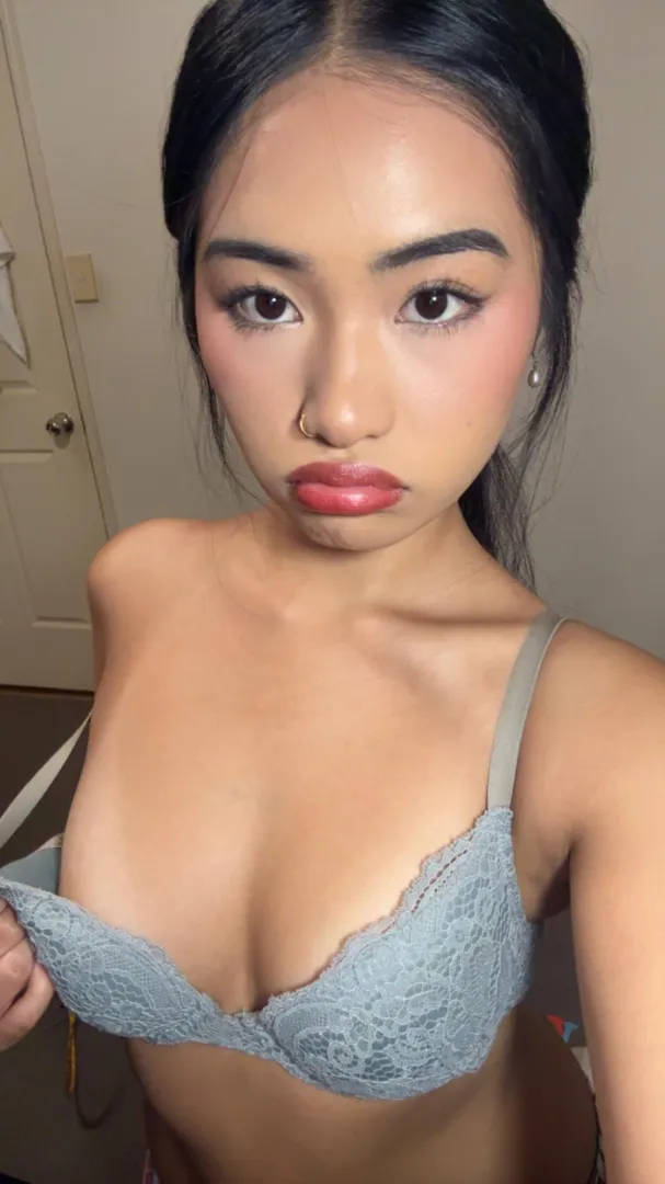 Do you like Asian girls with small tits? posted by IvyyyyPocket