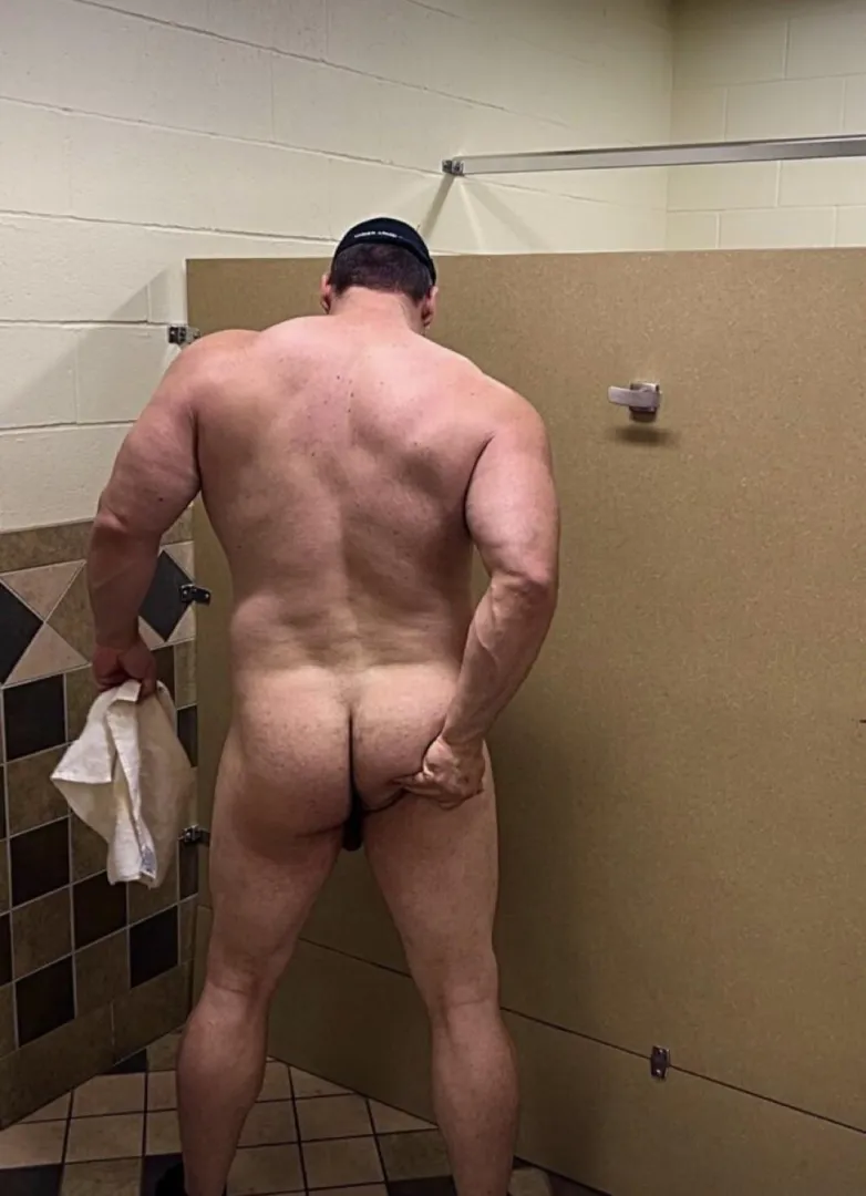 Do you like big backs? posted by MrBigDaddyBuff