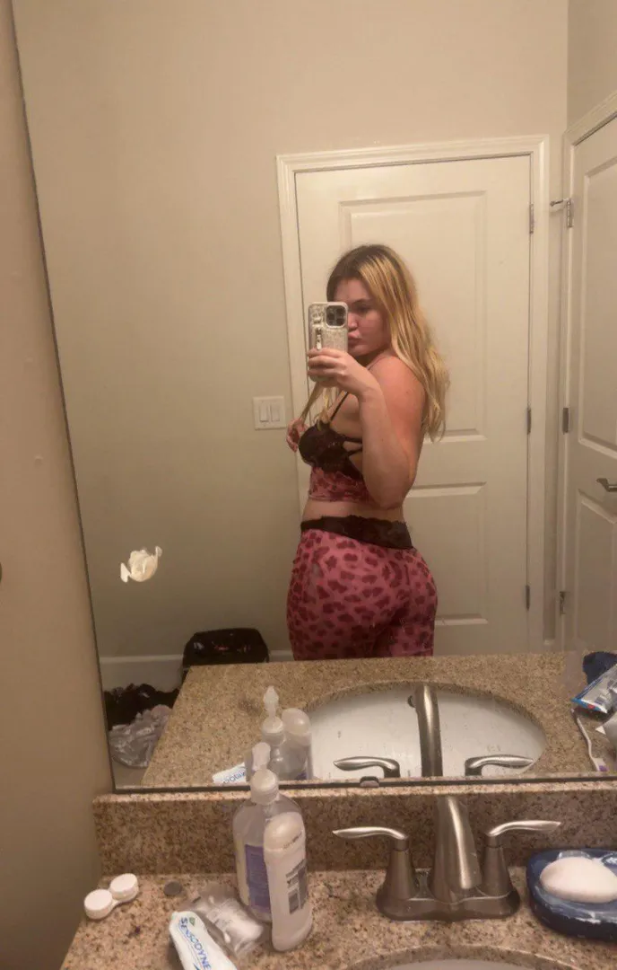 do you like eating ass? posted by britneybelmont