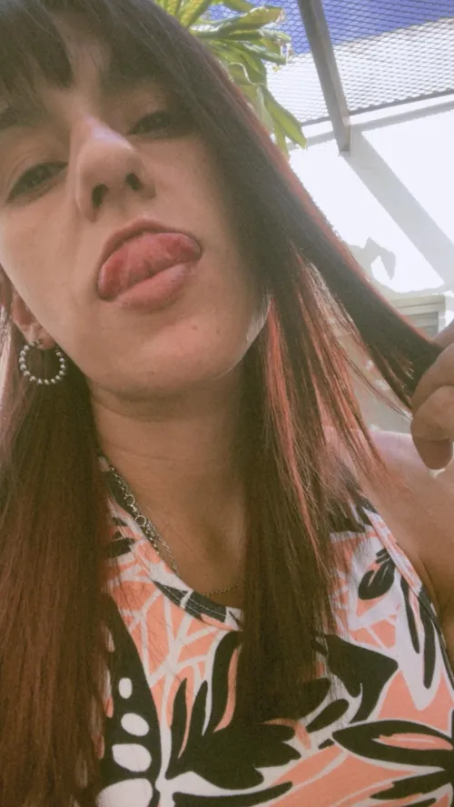 Do you like it better with this playful tongue? by Sashytta_Brunette