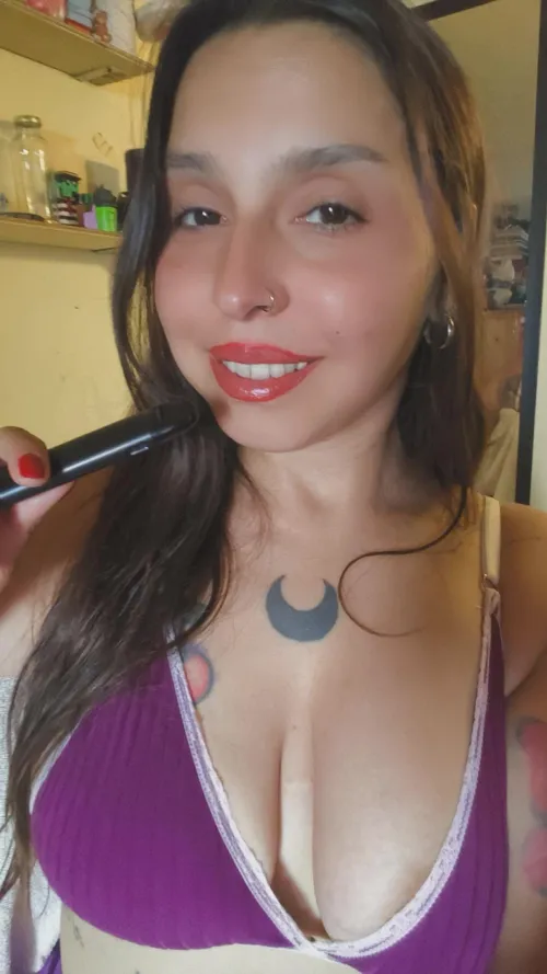 Do you like kissing with tongue or with my lips? by bigFun3920