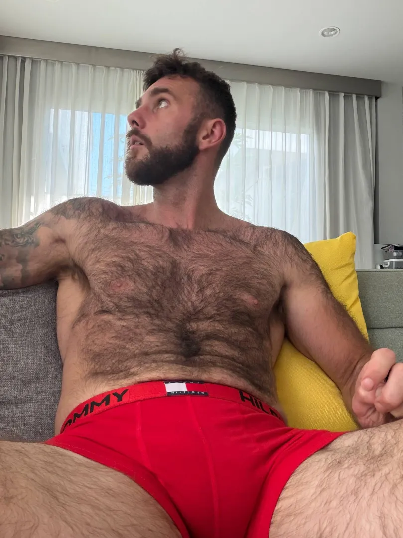 do you like my body hair posted by fubbleteyaking112