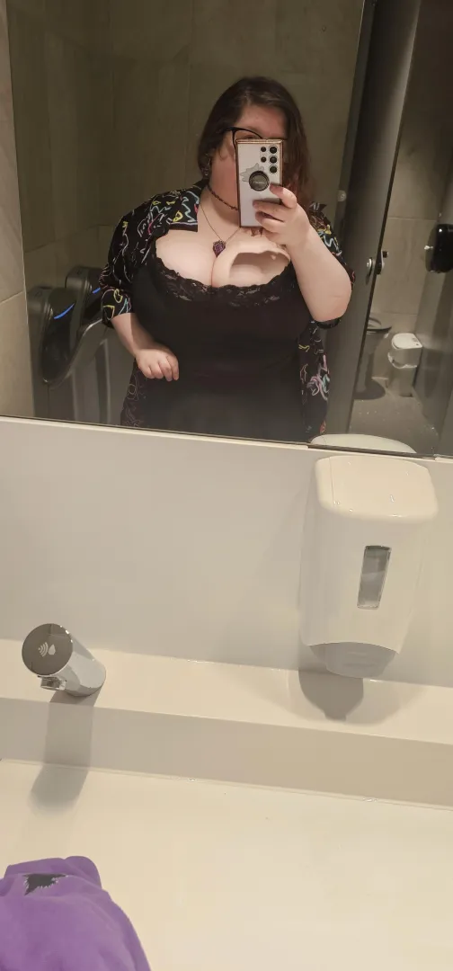 Do you like my date night outfit ? posted by Hollow_Insanity