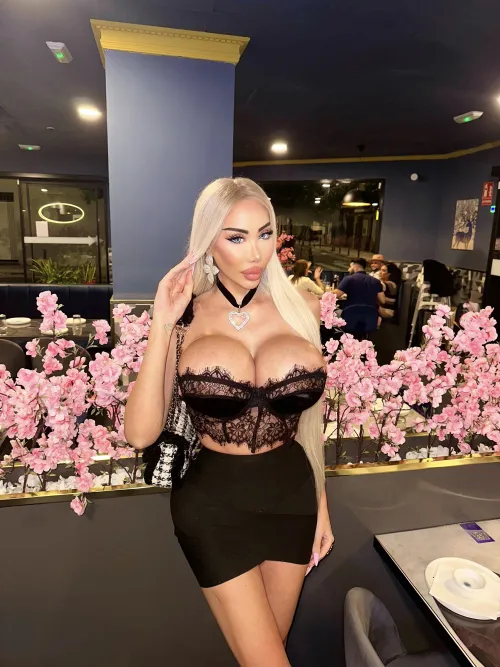 Do you like my dinner look? by Luxury_Plastic_Doll