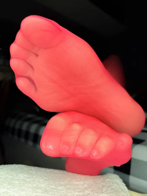 Do you like my feet in red nylons? by kethrinef8t