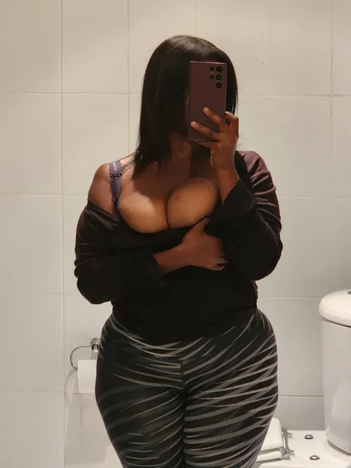 Do you like my gym outfit? by secretvirgingirl