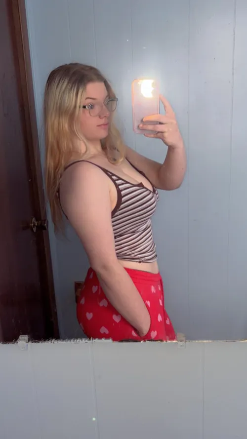 Do you like my heart pants?❤️ by theprettiestJ