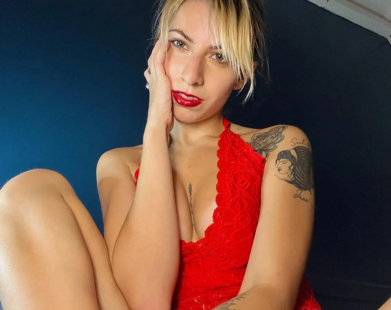 Do you like my lips? posted by arousedwhoap