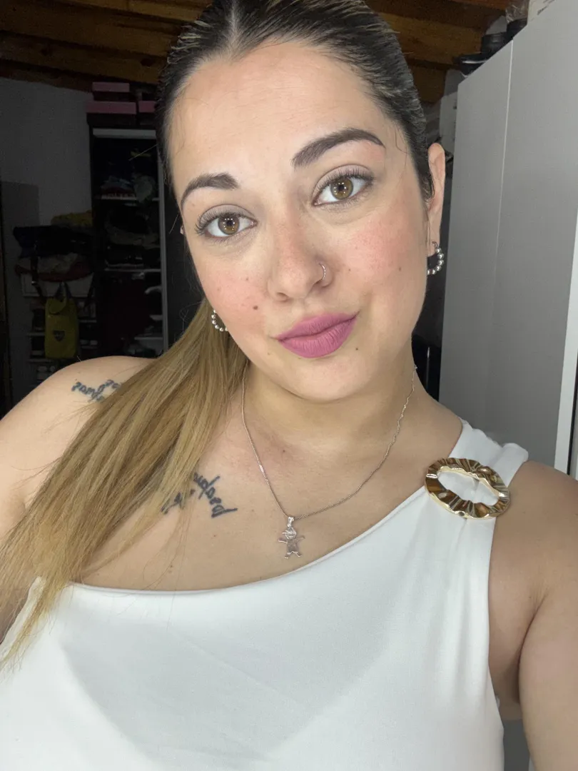 Do you like my natural lips? posted by jesdaxx