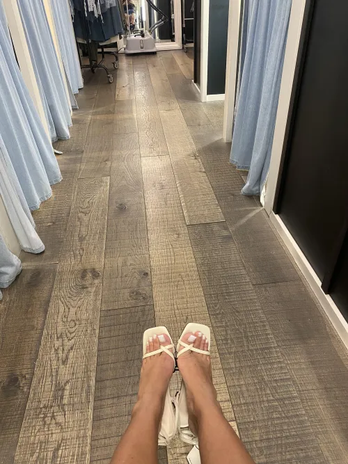 Do you like my new heels?  by Feetcuty