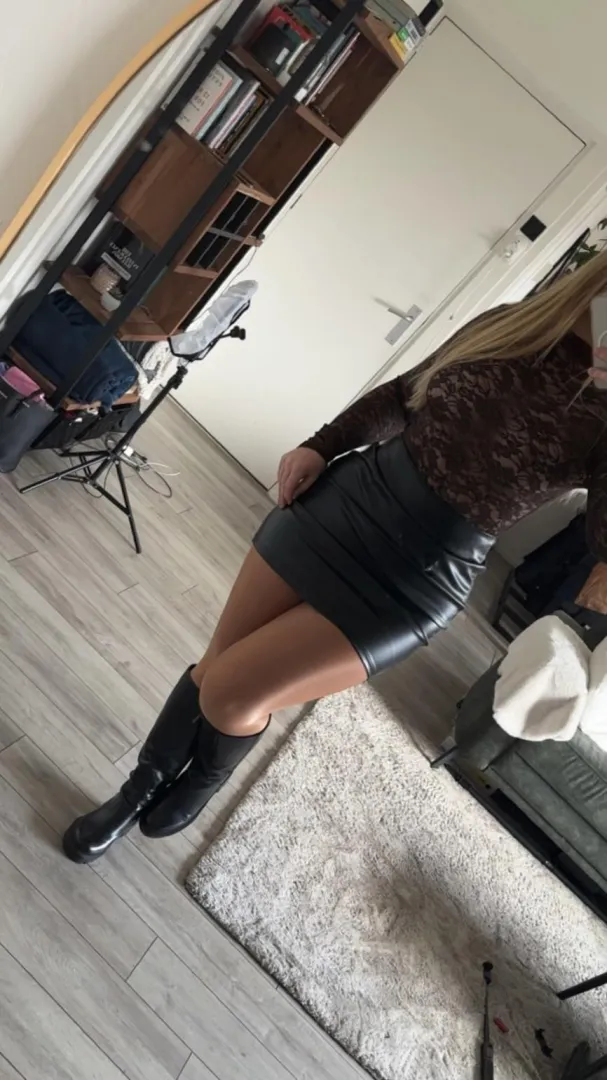Do you like my new leather skirt? posted by xisabelcortezx