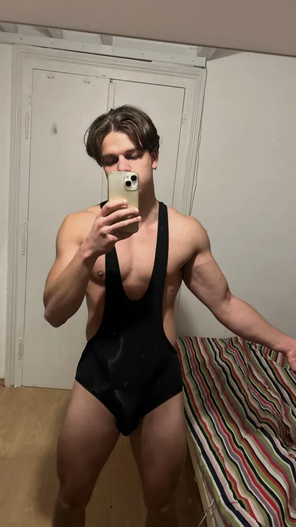 Do you like my outfit? posted by Select_Equipment4297