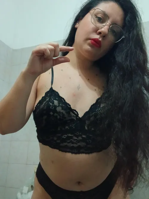 Do you like my painted lips? by xmistressdionisiax