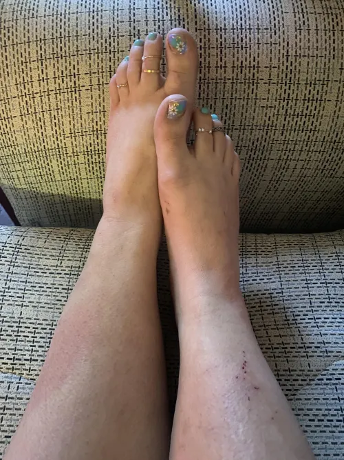 Do you like my pedicure?!  by VanessaSoftSoles