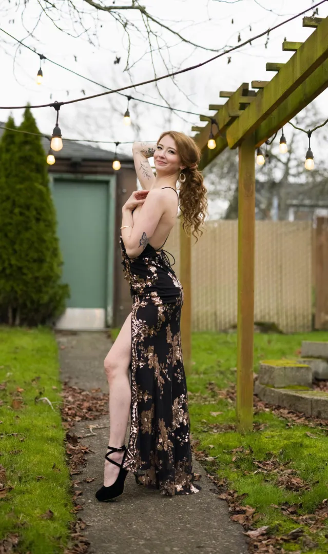 Do you like my strap heels? posted by xxtbabe