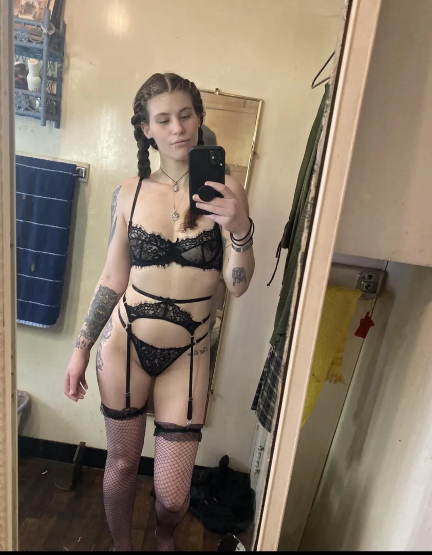 Do you like petite girls? posted by obviously_kitten