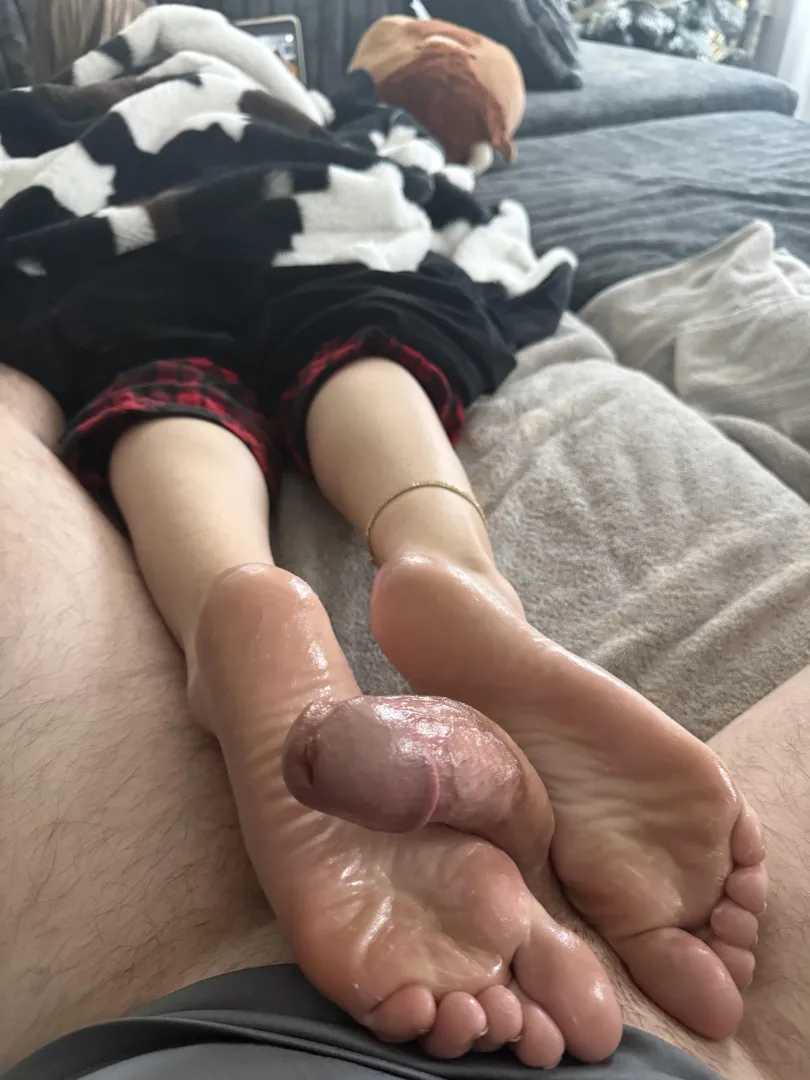 Do you like reverse foot jobs better than a regular foot job? posted by nightballerina