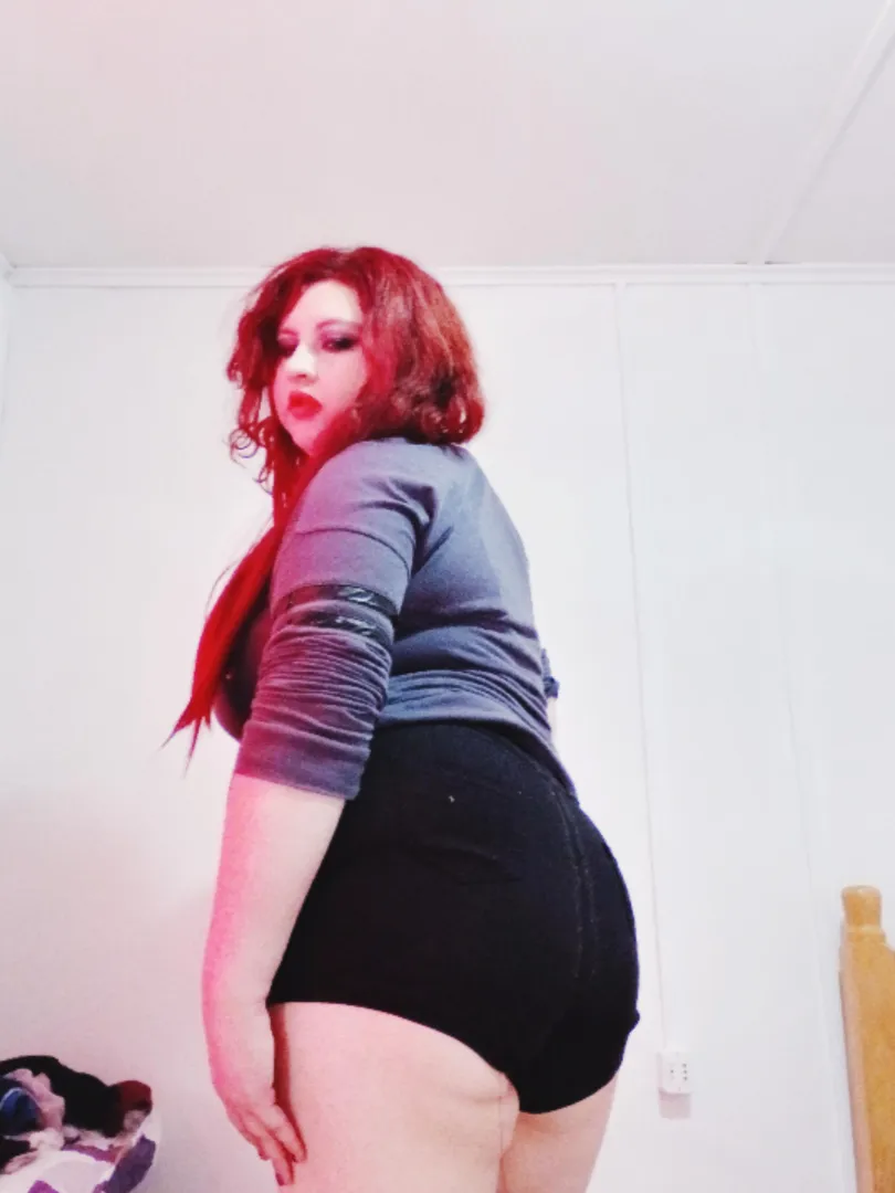 Do you like the view from behind? ❤️‍ posted by GothWitchy