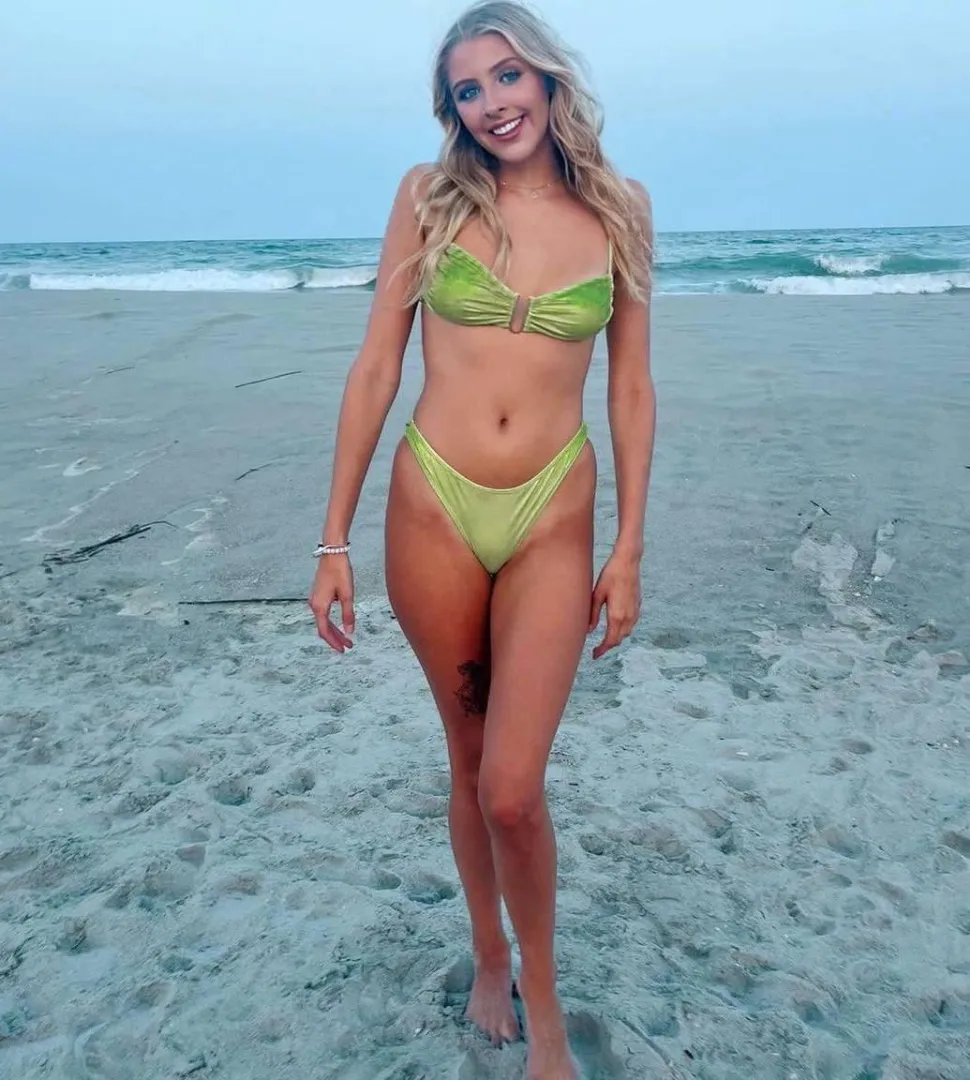 Do you like the view of my cameltoe posted by Designer-Sea-5837