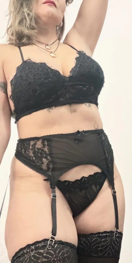 Do you like this lingerie on my milf body? posted by Rossbomm
