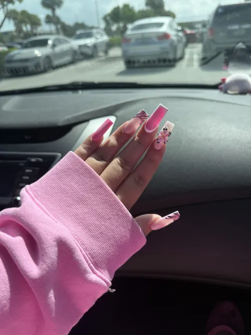 do you like this set? or would you have picked something else? something about pink nails makes me soooooooooo mmmmmm by goddesschan3l