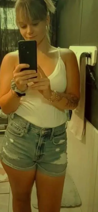 Do You like what you see? posted by MissTaylorLaurenxo