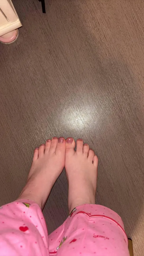Do you like worshipping my feet? posted by Melanie_Soles