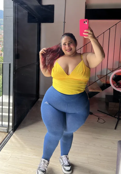 Do you prefer natural curves over sculpted ones? by lolapop_bbw_pear