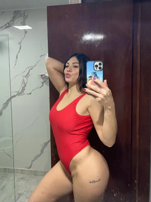 do you think i am hot enough to be your girl? by Friendly_Sharon