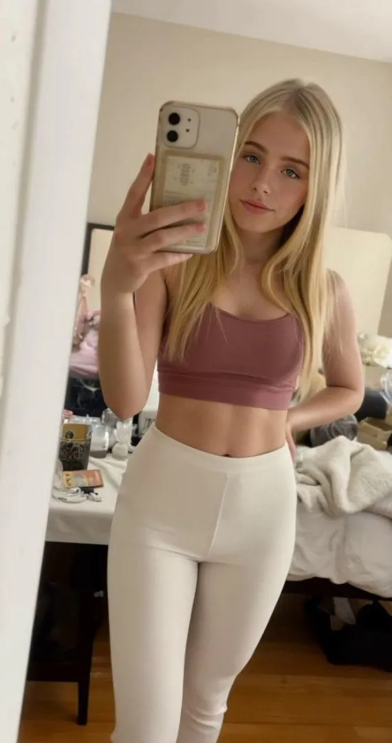 Do you think I’d be a good fuck doll material? posted by hazna-cutie22