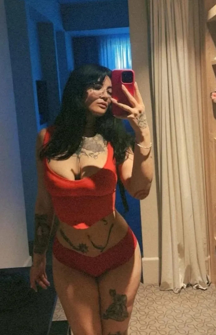 Do you think this suits me? posted by Academic_Waltz_737