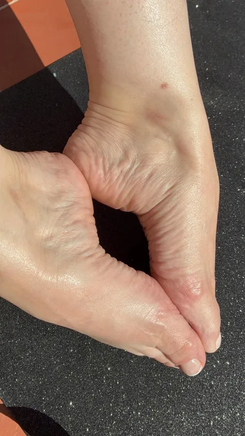 Do you think you can with these pronounced bows? by MotherHott1996