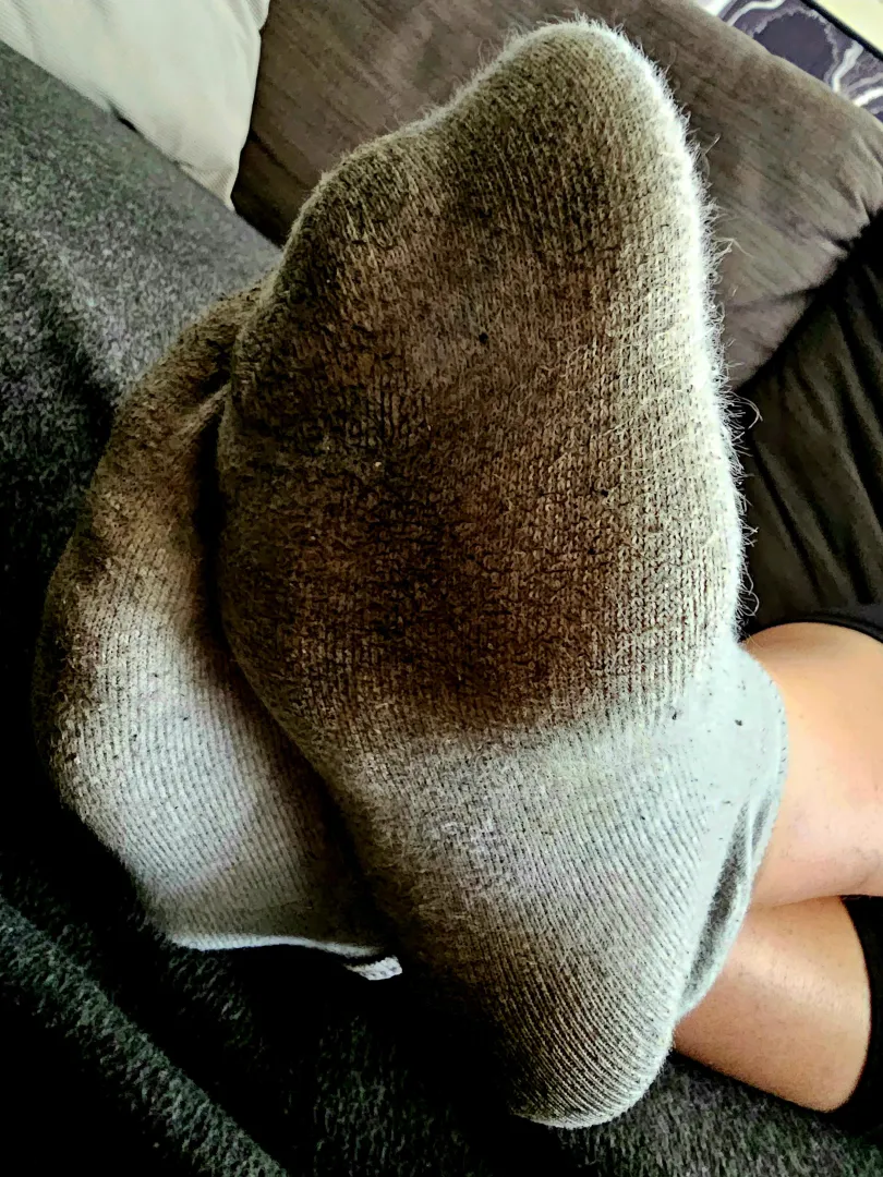 Do you want sniff my dirty smelly socks [F] posted by misskatefeet1