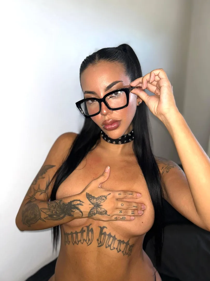 Do you want to confess your size while you dream about this body? posted by EmmaaJust18