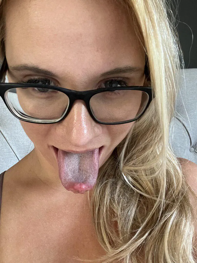 Do you want to deepthroat me? posted by jennyahegaoblonde