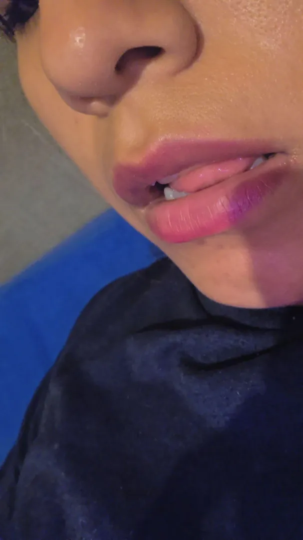 Do you want to kiss me... posted by GUEEN_BEAUTIFUL