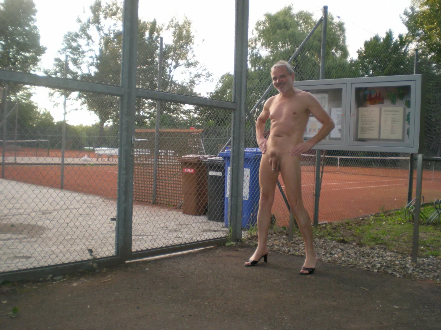 Do you want to play tennis? posted by Neither_Ant_3909