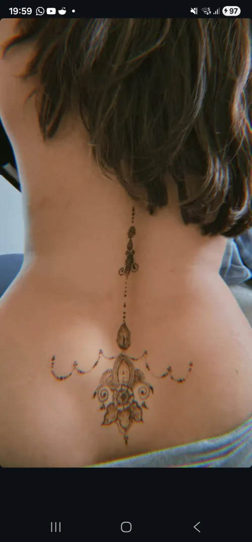 Does a man give a better blowjob or a woman/girl. I'm asking this because I've had many women/girls suck it but they do not know the right places, they just guess, but a man/boy with same anatomy would know where the pleasure is more.?? So I repeat the by SilentGorilla18