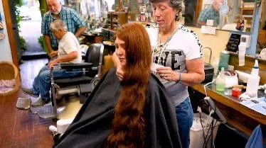 Does anyone know where I can find her headshave video posted by randomuser1625