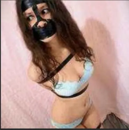 Does anyone know who this model is? (Apologies for the quality) posted by zachary_115