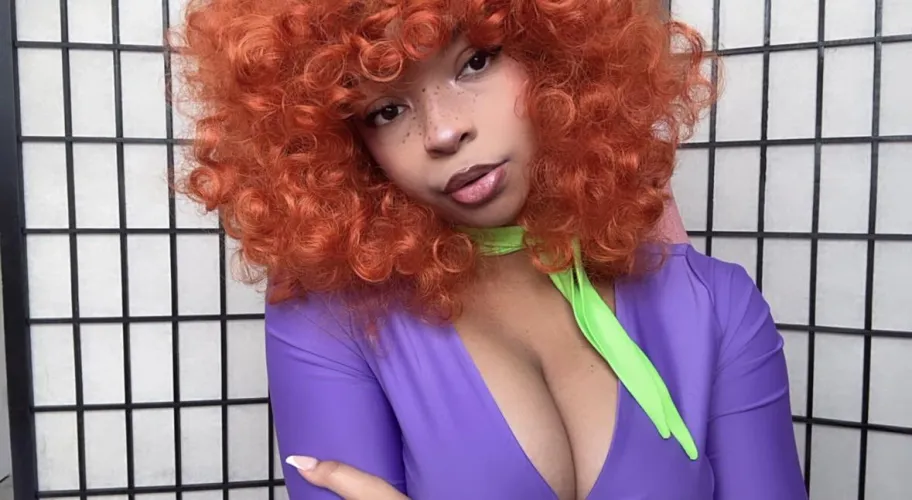 does they way my cleavage looks in this crop top make you fold? by xiahall