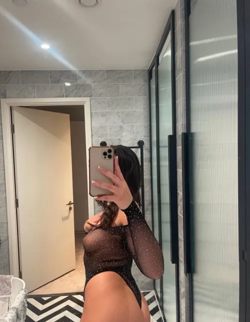 Does this black suit me? by Dani_Cozy