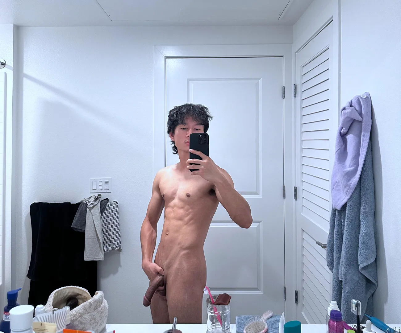 Does this count as a third leg? posted by gl0kc