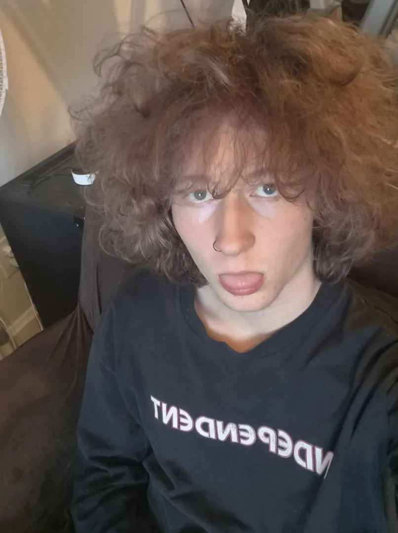 Does this look like a face you can fill with gas? posted by calen_deez