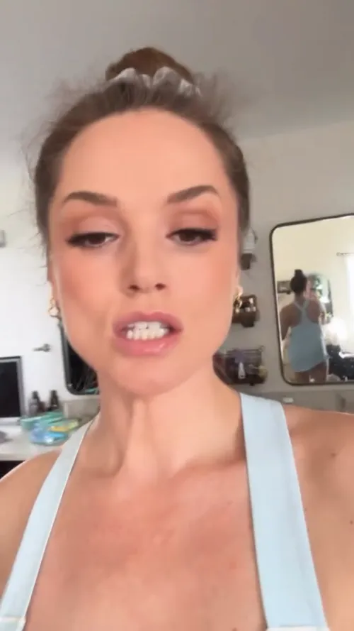 Does Tori accidentally reveal her pregnant body from back in mirror? by NoWeird6953